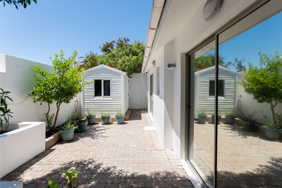 5 Bedroom Property for Sale in Golden Mile Western Cape